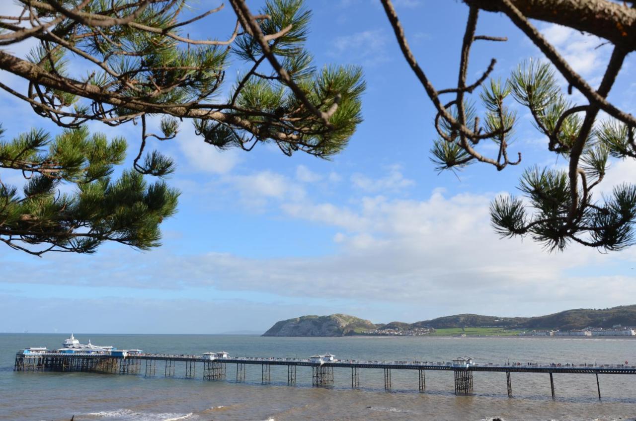 Audley Guest House Llandudno Exterior foto